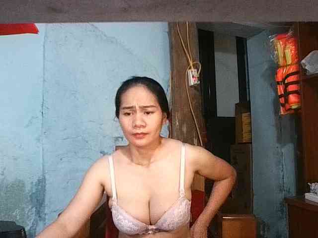 EllaShow93 webcam