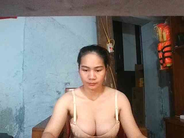 EllaShow93 webcam