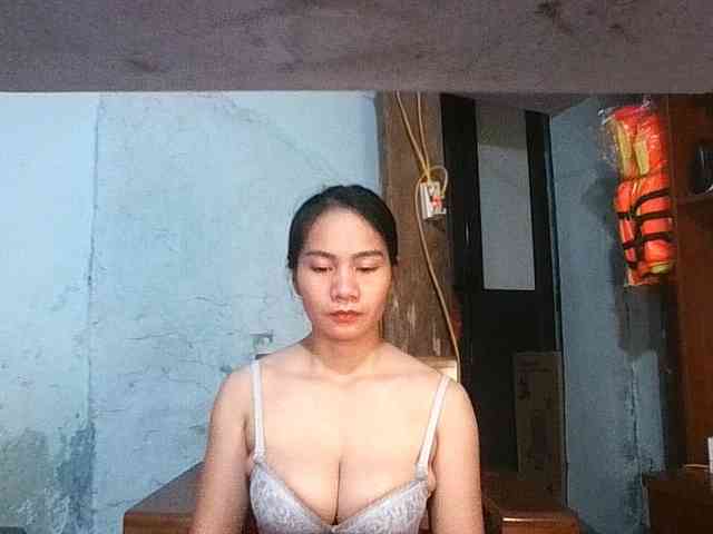 EllaShow93 webcam