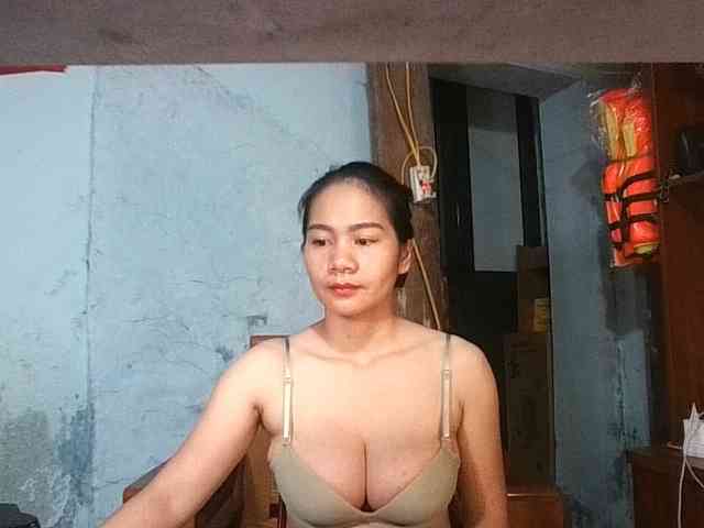 EllaShow93 webcam