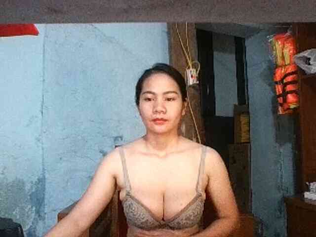 EllaShow93 webcam