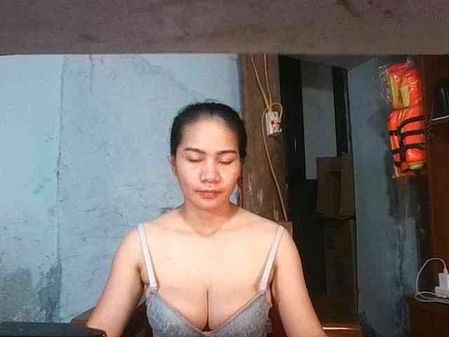 EllaShow93 webcam