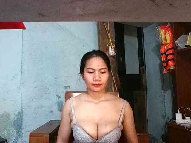EllaShow93 webcam