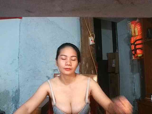 EllaShow93 webcam