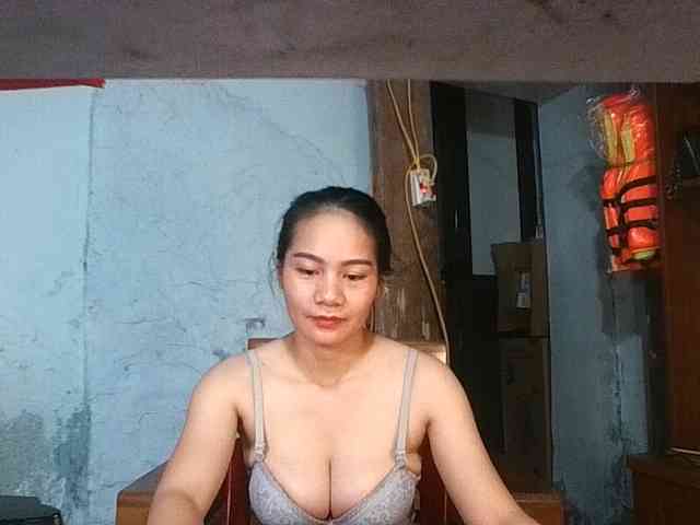 EllaShow93 webcam