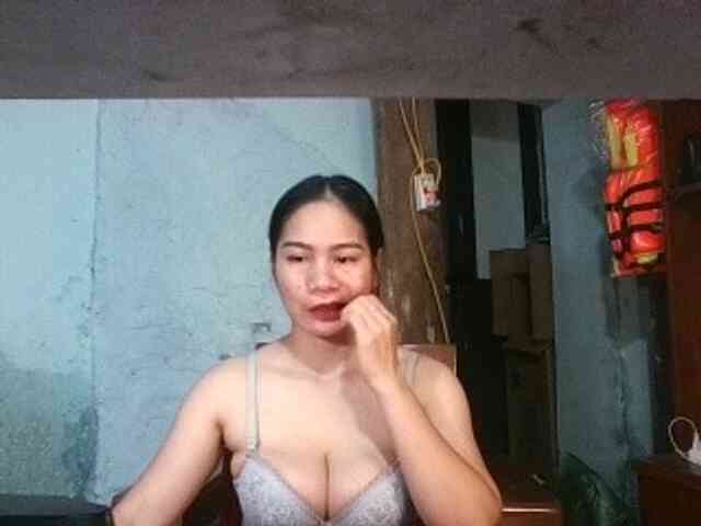 EllaShow93 webcam