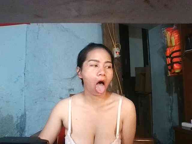 EllaShow93 webcam