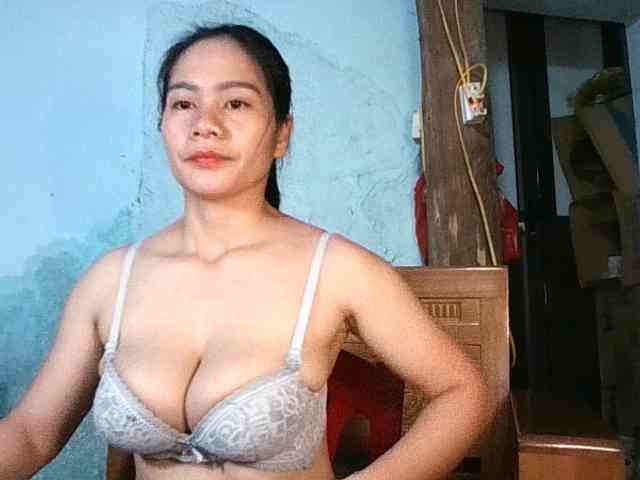 EllaShow93 webcam