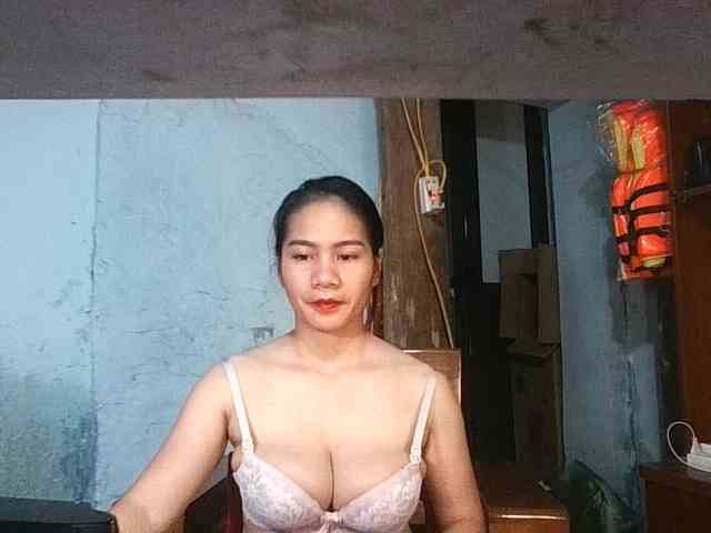 EllaShow93 webcam