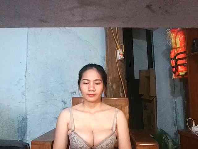 EllaShow93 webcam