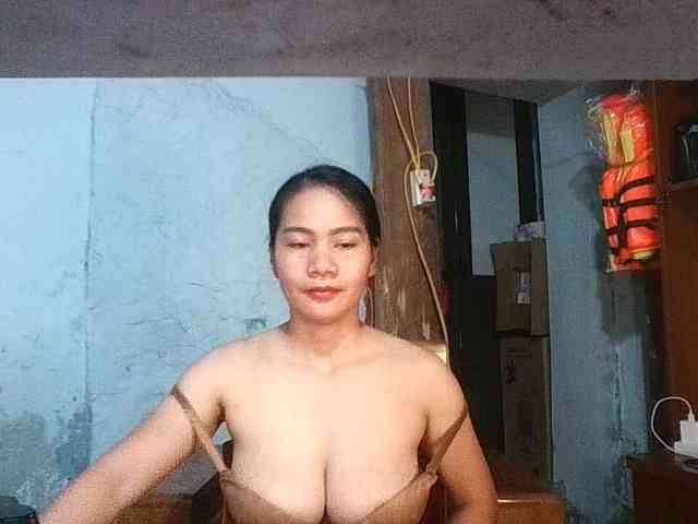 EllaShow93 webcam