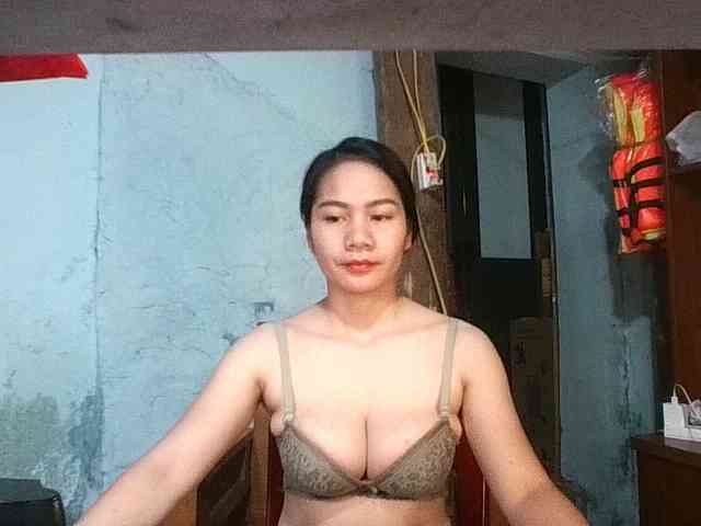EllaShow93 webcam