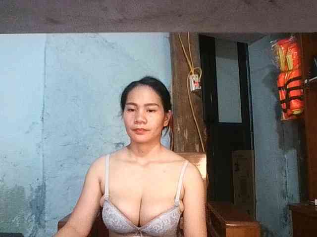 EllaShow93 webcam