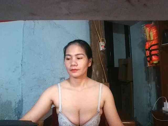 EllaShow93 webcam