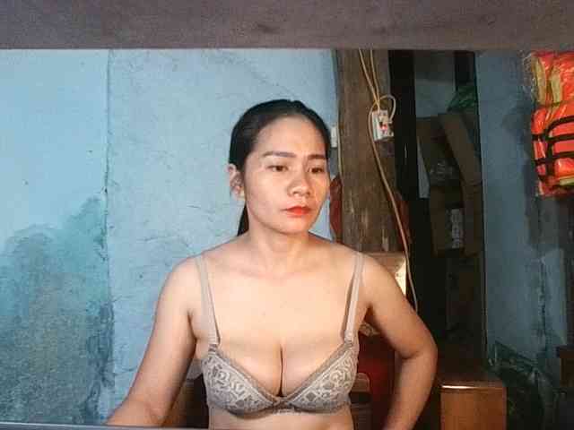 EllaShow93 webcam