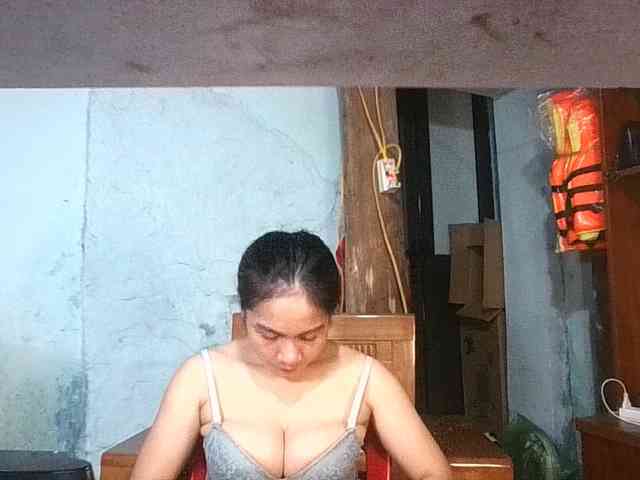 EllaShow93 webcam