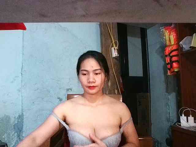 EllaShow93 webcam