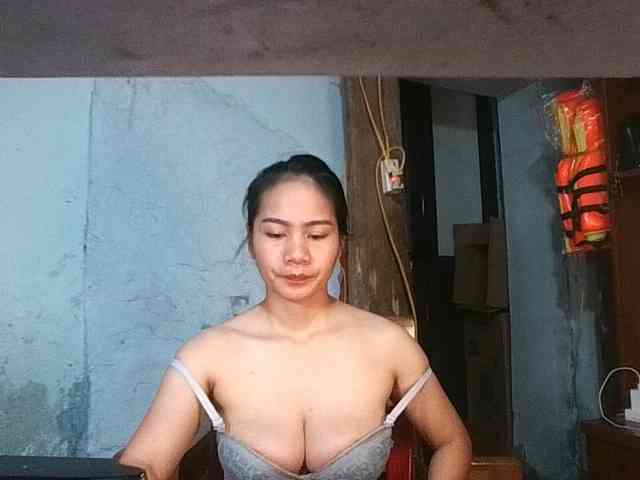 EllaShow93 webcam