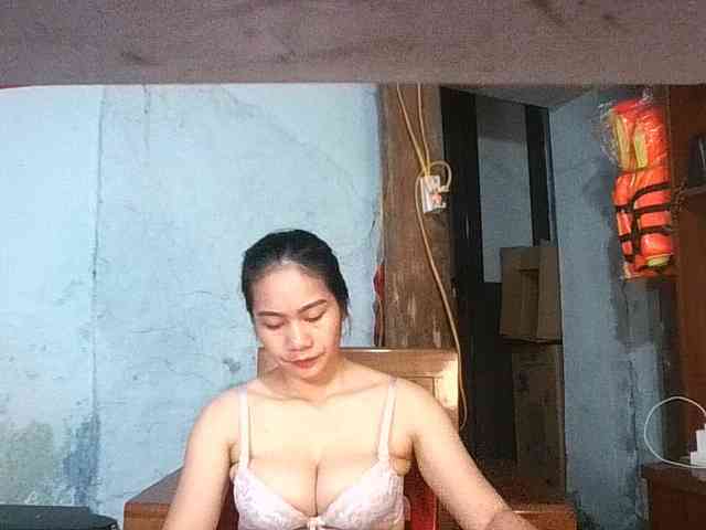 EllaShow93 webcam