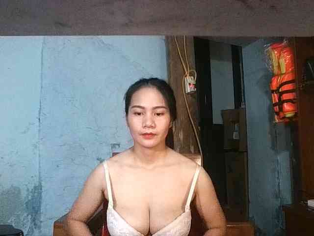 EllaShow93 webcam