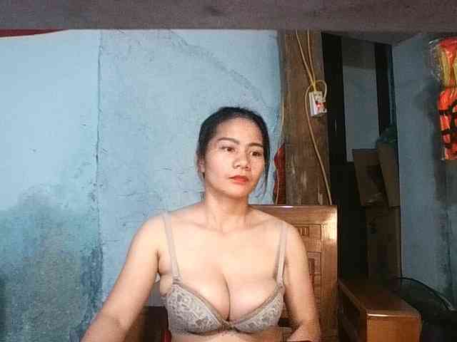 EllaShow93 webcam