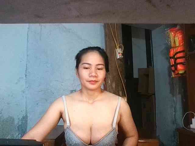 Model: EllaShow93