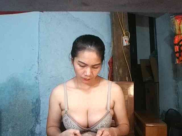 EllaShow93 webcam