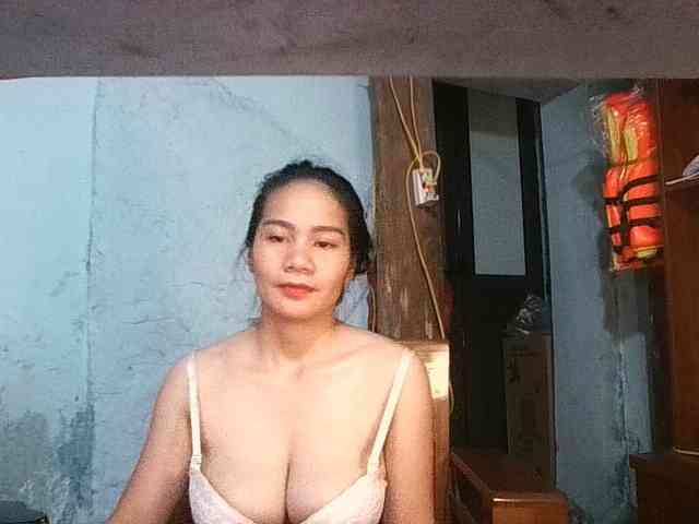 EllaShow93 webcam