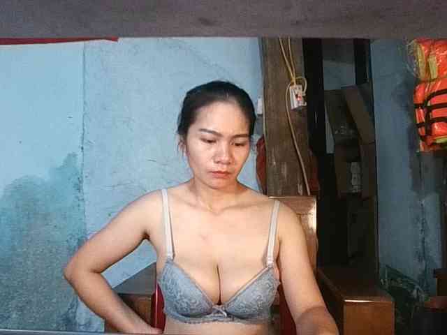 EllaShow93 webcam