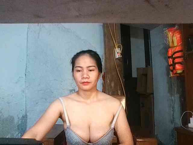 EllaShow93 webcam