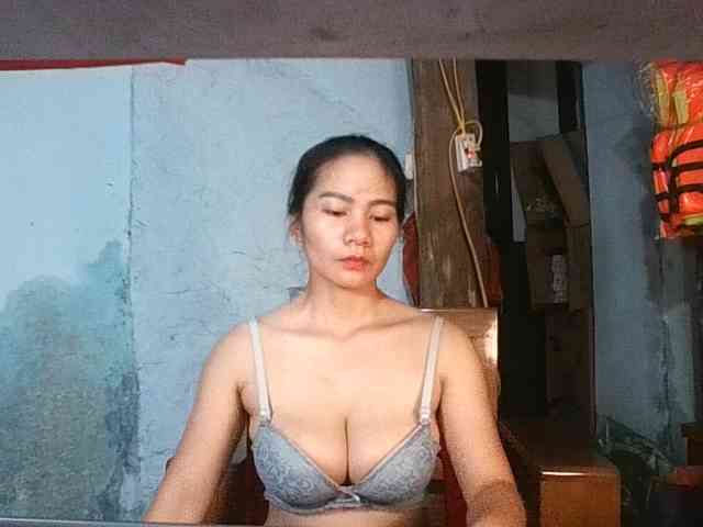 EllaShow93 webcam