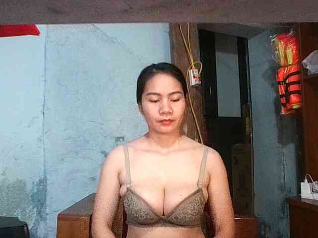 EllaShow93 webcam