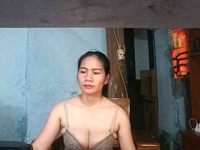 EllaShow93 webcam