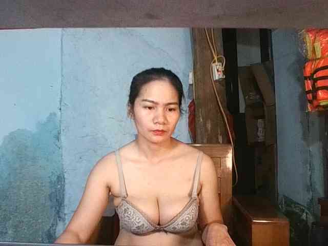 EllaShow93 webcam