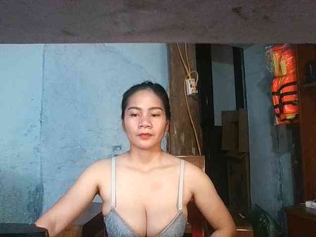 EllaShow93 webcam