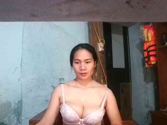 EllaShow93 webcam