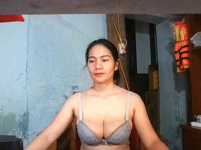 EllaShow93 webcam