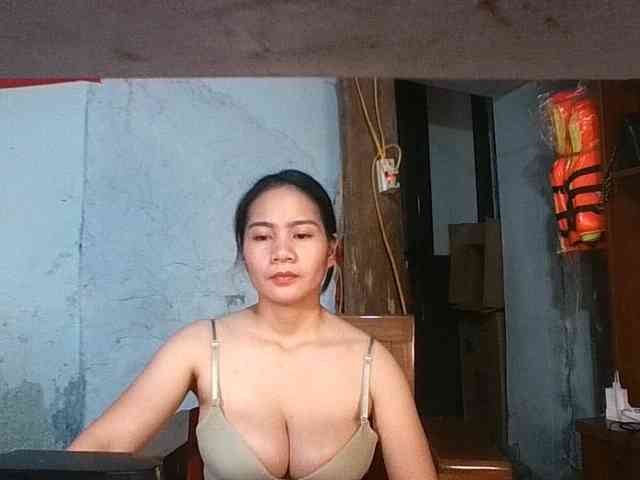 EllaShow93 webcam