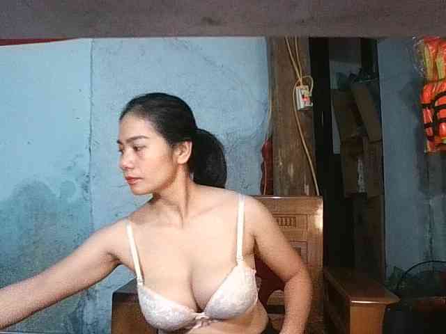 EllaShow93 webcam