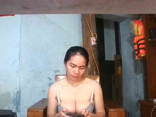 EllaShow93 webcam