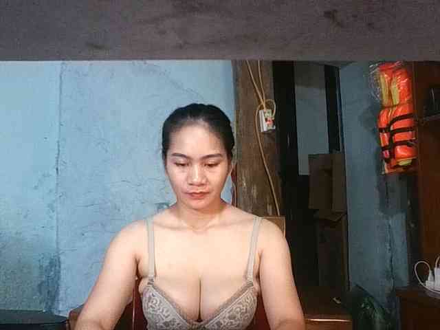 EllaShow93 webcam