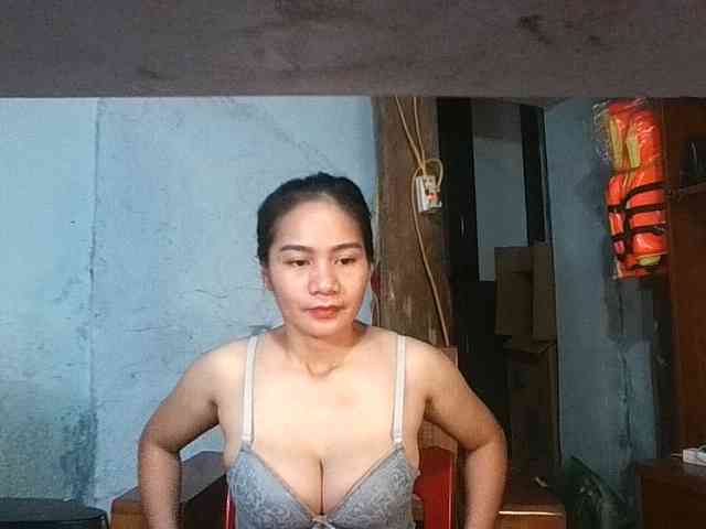 EllaShow93 webcam