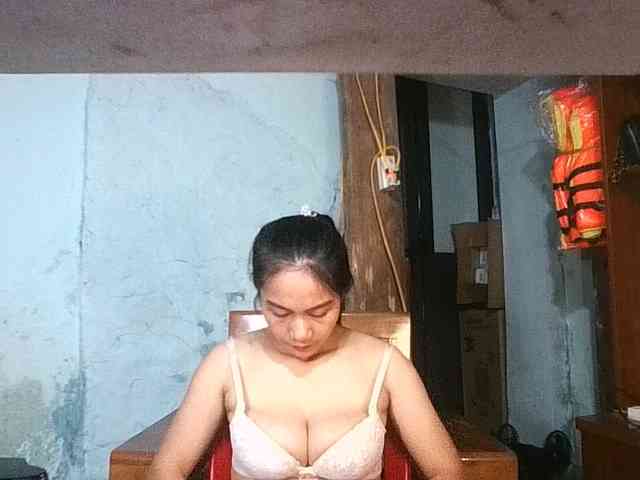 EllaShow93 webcam
