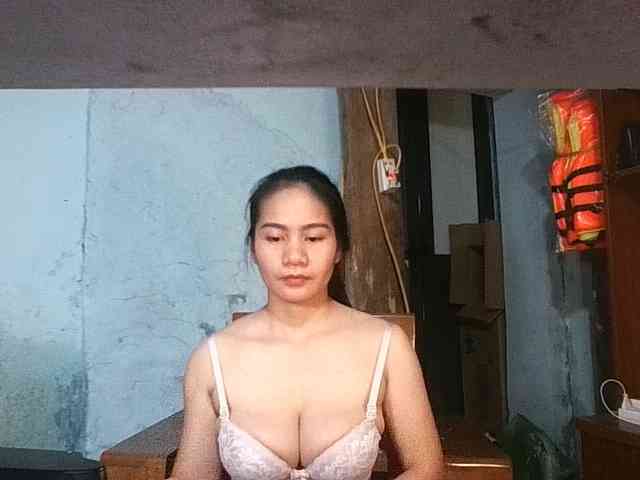 EllaShow93 webcam