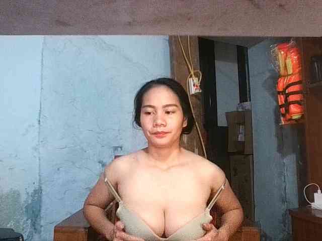 EllaShow93 webcam
