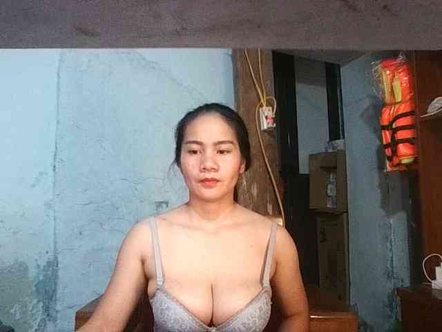 EllaShow93 webcam