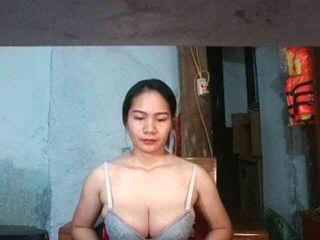 EllaShow93 webcam