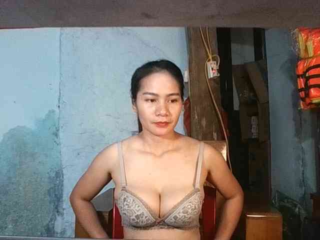 EllaShow93 webcam