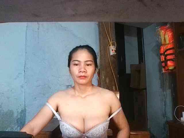 EllaShow93 webcam
