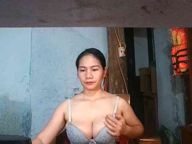 EllaShow93 webcam